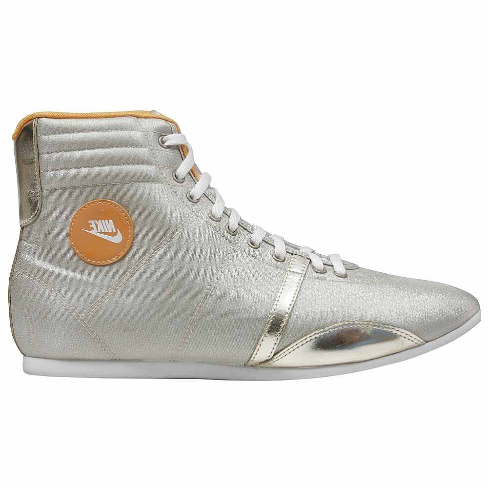 nike hijack mid womens trainers