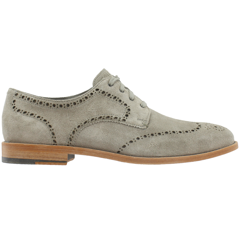 wingtip dress shoes