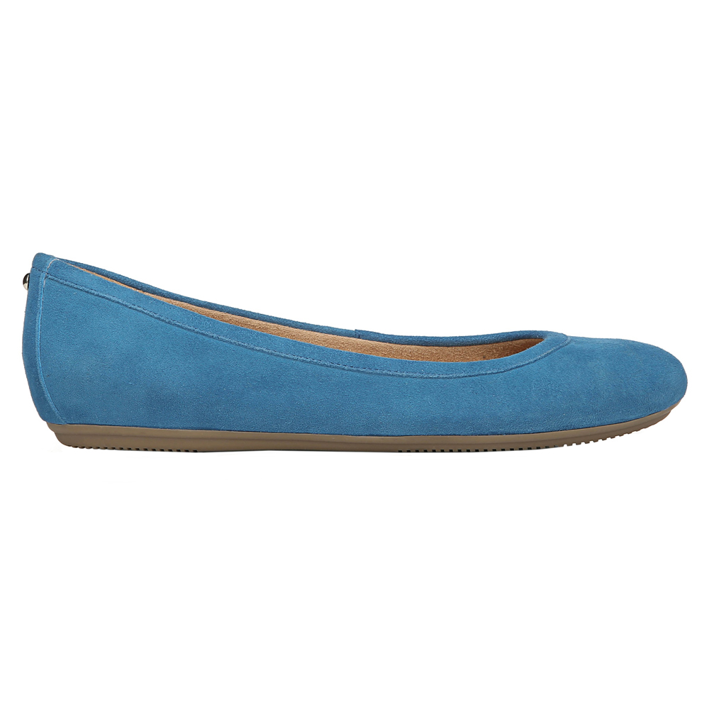 naturalizer flats discontinued