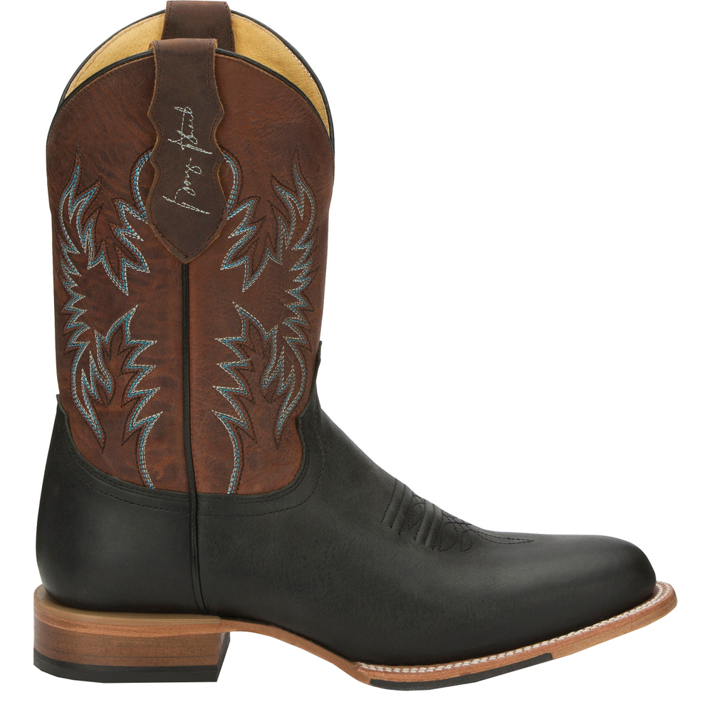 black cowboy boots round toe