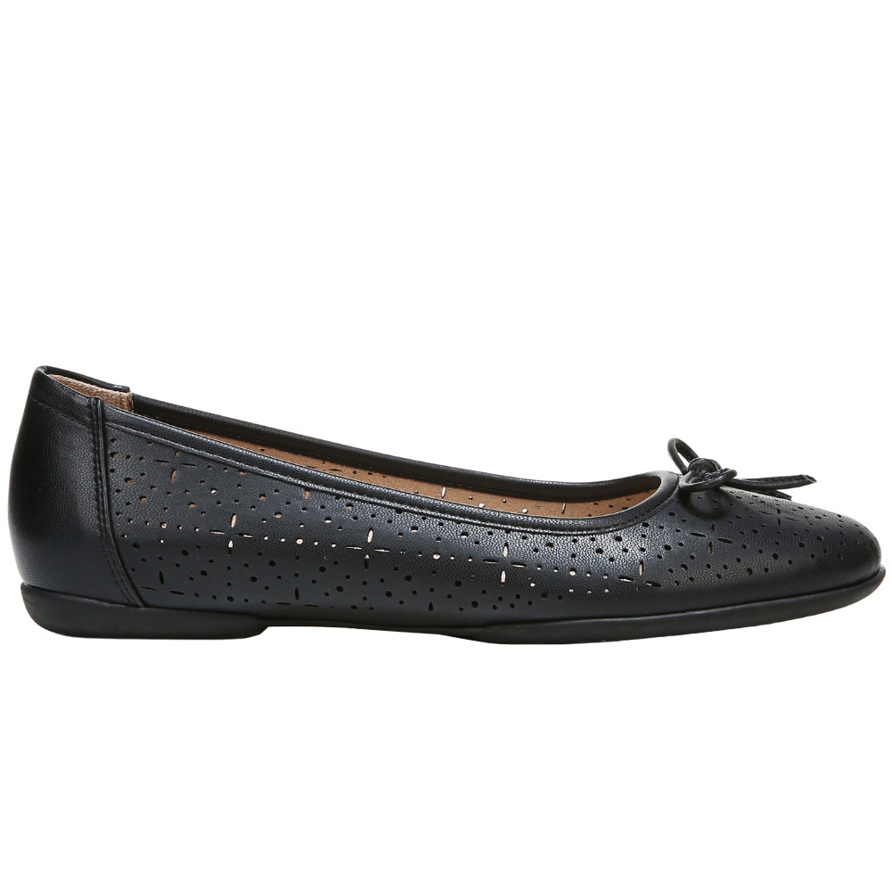 naturalizer flats with arch support