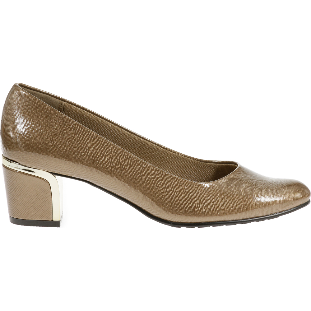 round toe block heel pumps